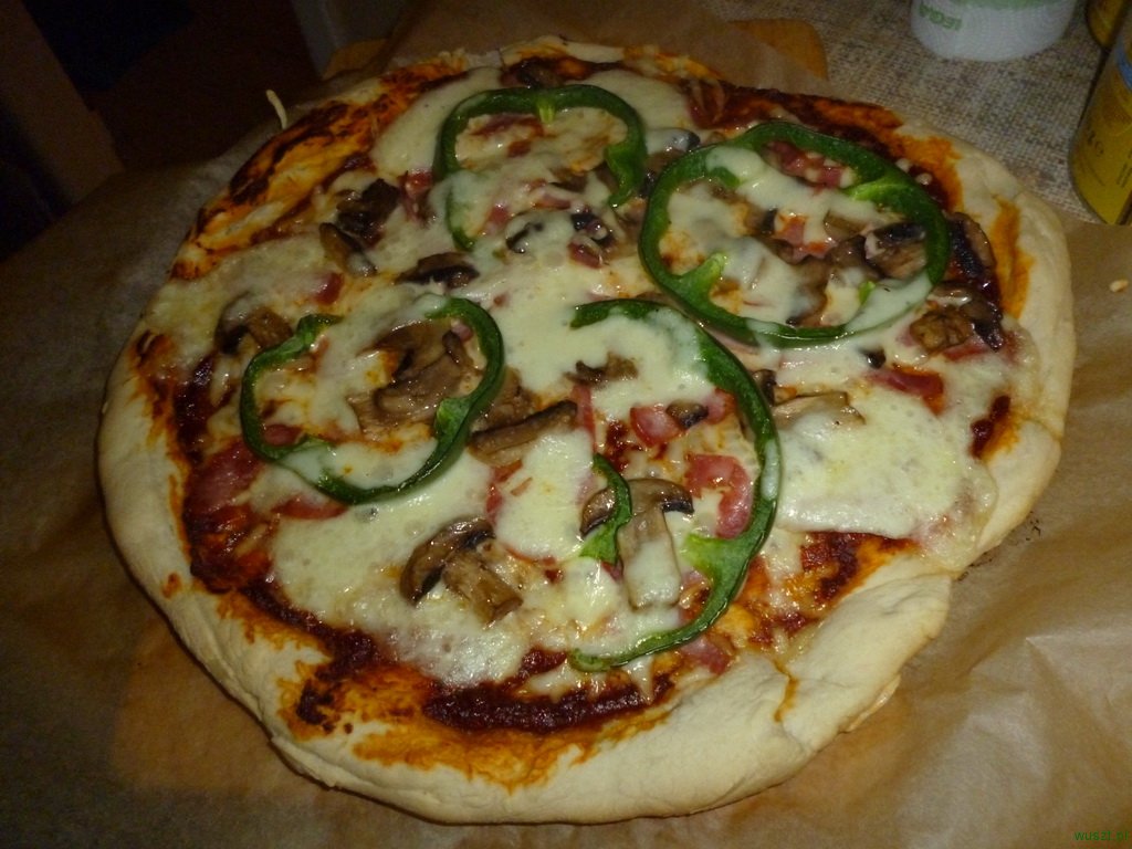 pizza 1 72. 2 x Pizza: z anchois, kaparami i oliwkami + standardowa, na wszelki wypadek ;)
